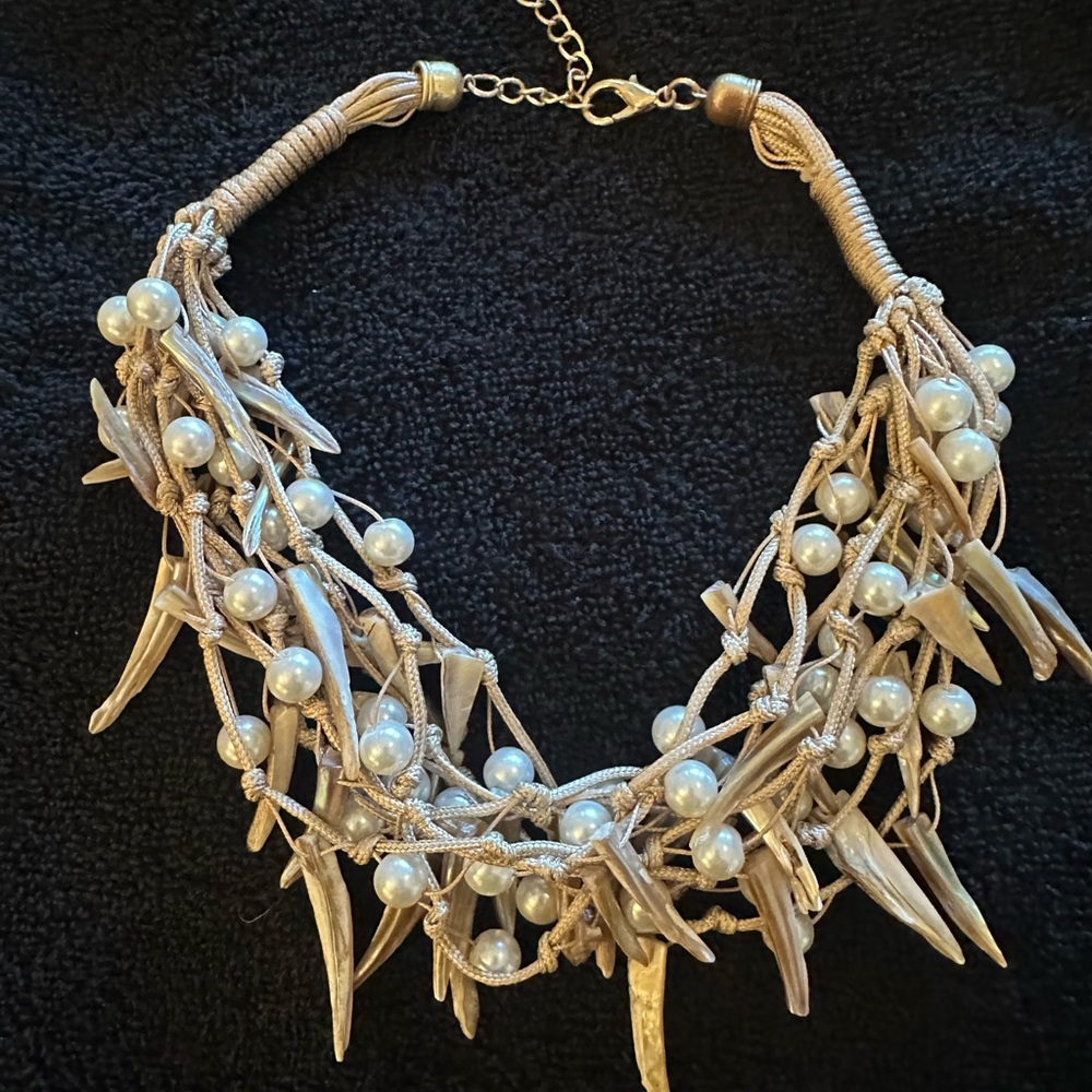 Gorgeous Mother-of-Pearl Spheres and Faux Pearls Woven Necklace - Picture 5 of 10